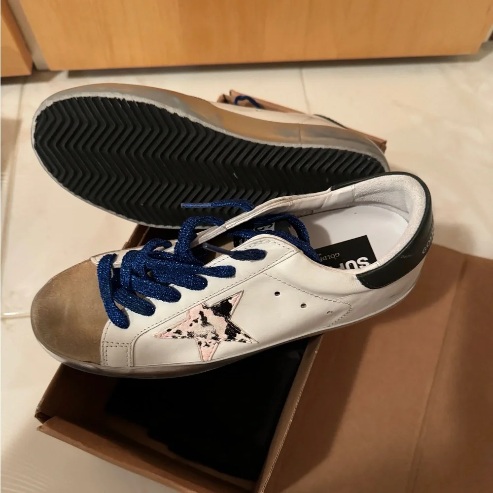 Golden Goose - Picture 1 of 5
